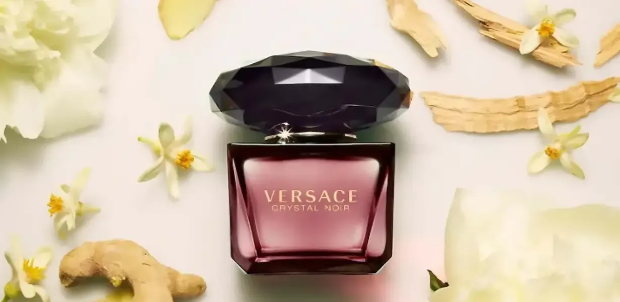 Versace Crystal Noir: Taklit Edilmesi İmkansız Bir Koku