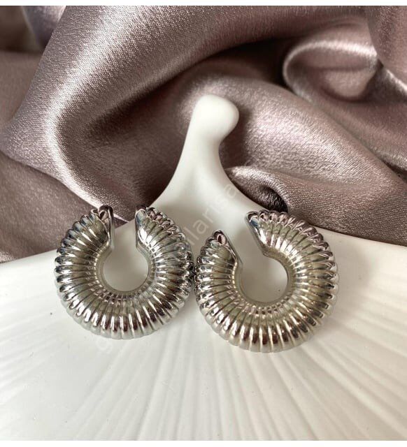 Bombeli C Kıkırdak Çelik Küpe