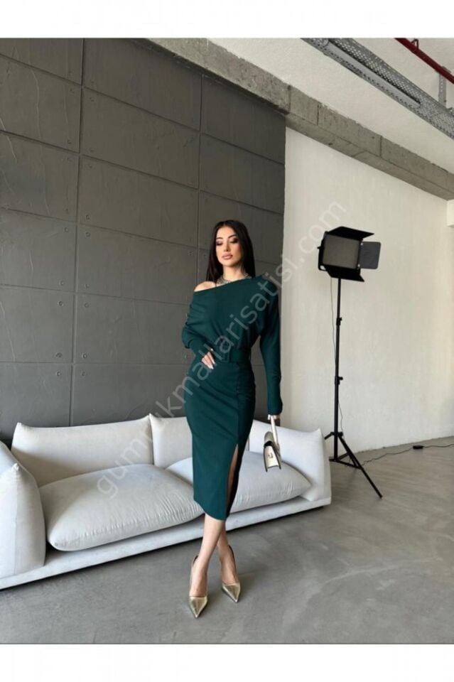 Gipeli Kemerli Krep Konfiği Yeşil Elbise