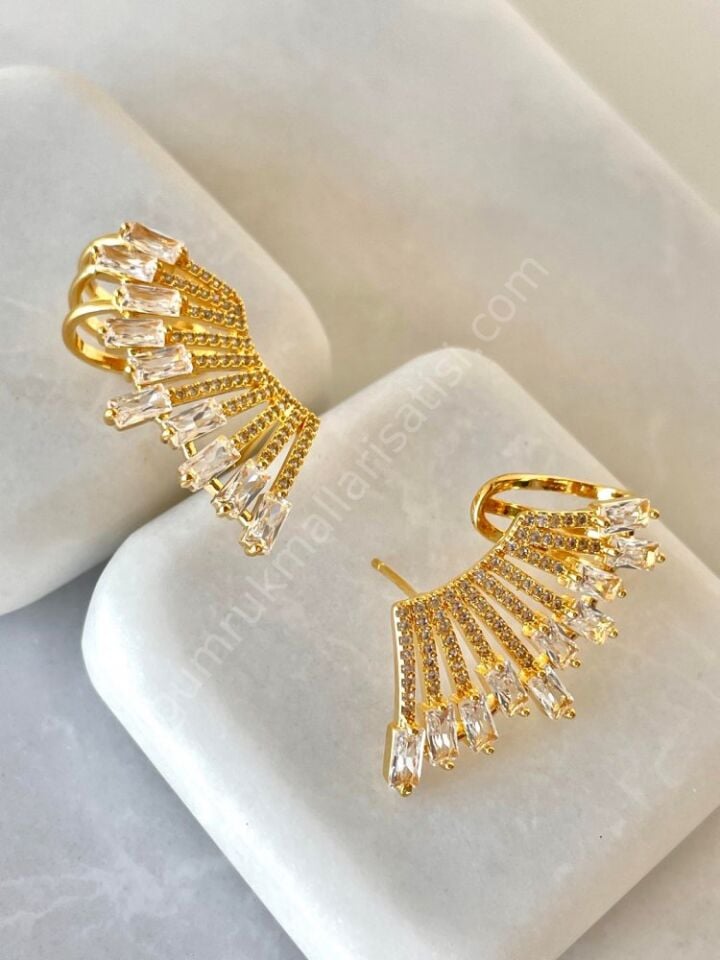 Altın Renk Taşlı Kanat Küpe