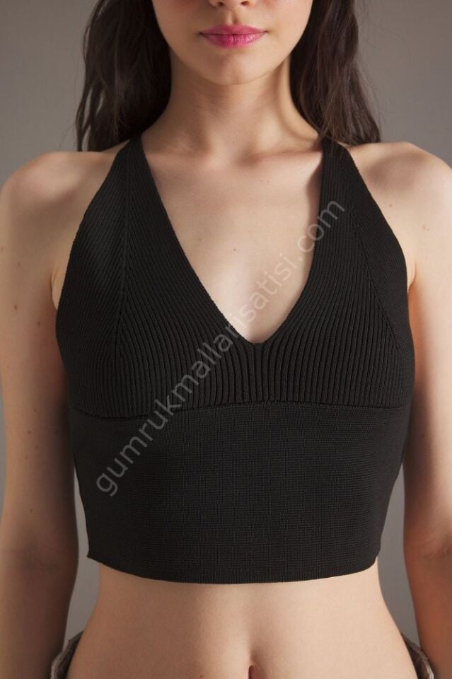 Kadın Siyah Ribanalı Askılı Crop Triko Bluz