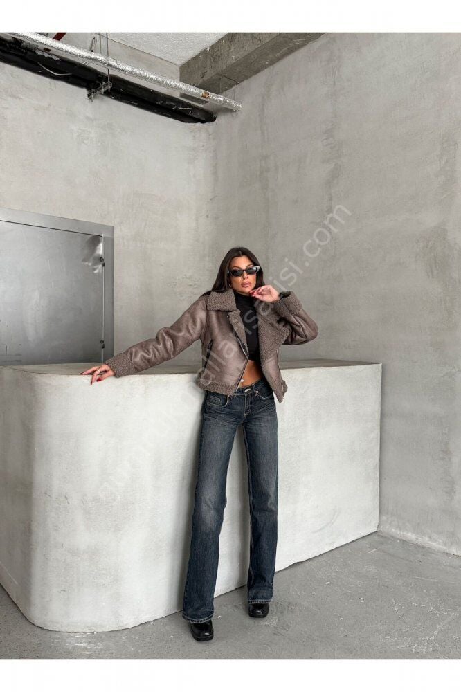 Amore Kruvaze Yaka Yün Crop Süet Ceket