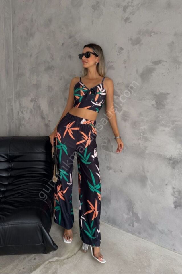 Desenli Bürümcük Krop Türüm Siyah Takım