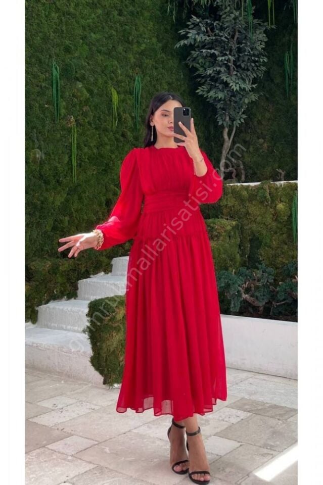 Yuvarlak Yaka Kat Detaylı Şifon Kırmızı Elbise