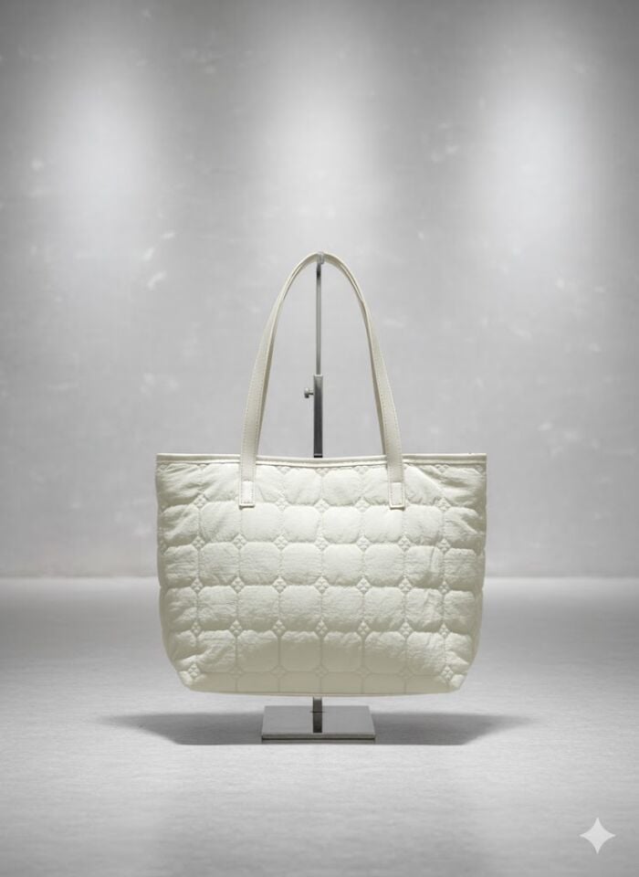 Kapitone Desenli Krem Kadın Omuz Çantası